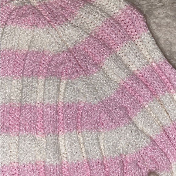 Girls pretty pink and white striped chunky sweater - Picture 3 of 3